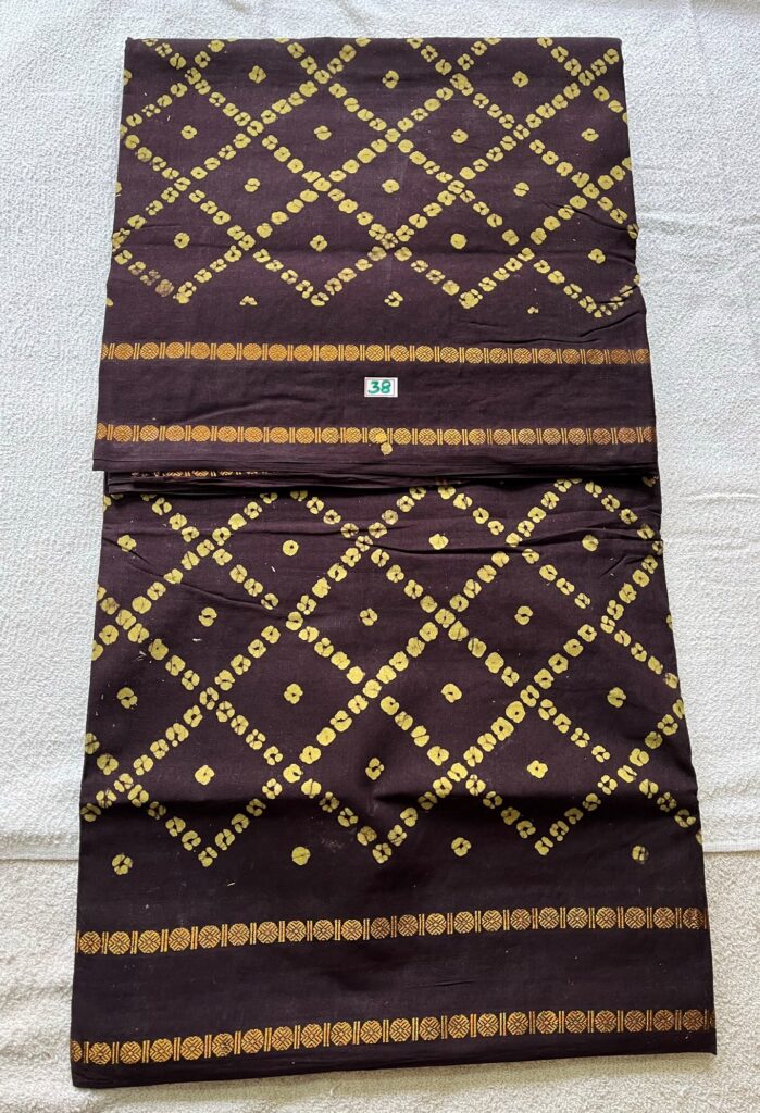Women's lightweight pattu sarees below 5000. Women's Kanchipuram sarees in Vijayawada.