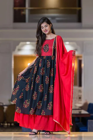 Women stylish in traditional Indian wear?